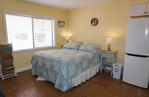 North Redington Beach Apartment | Redington Surf Resort 03 Studio
