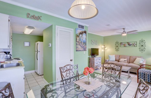 Redington Shores Condo | Redington Surf Resort 09 Quaint Beach Front Condo Motel