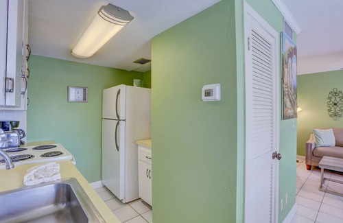Redington Shores Condo | Redington Surf Resort 09 Quaint Beach Front Condo Motel