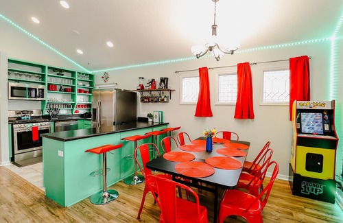 Wheat Ridge House | RedRocks Cozy Home HotTub PS5 PoolTable Arcade