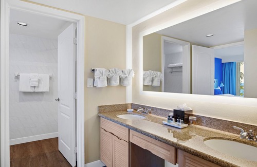 Anglers Park Hotel | Reefhouse Resort & Marina