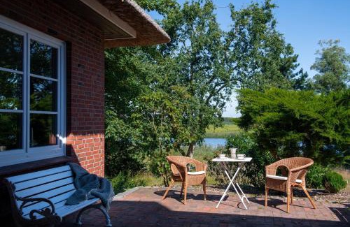 Breiholz House | Reetdachhaus Eiderblick