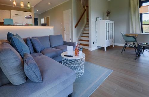 Dranske House | Reetland am Meer - Premium Reetdachvilla mit 3 Schlafzimmern, Sauna und Kamin F27