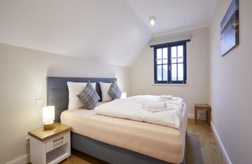 Dranske House | Reetland am Meer - Superior Reetdachvilla mit 2 Schlafzimmern, Kamin und 2 Terrassen F17