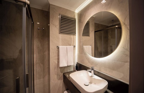 Eski Lara Hotel | Reev Coffee&Hotel