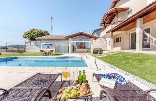 Bom Jesus dos Perdoes House | Refúgio com piscina, lareira e conforto, 1h de SP