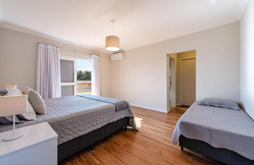 Bom Jesus dos Perdoes House | Refúgio com piscina, lareira e conforto, 1h de SP