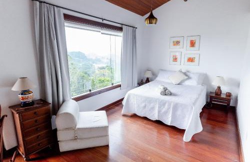 Itaipava House | Refúgio na Serra - Casa 3 suítes em Condomínio