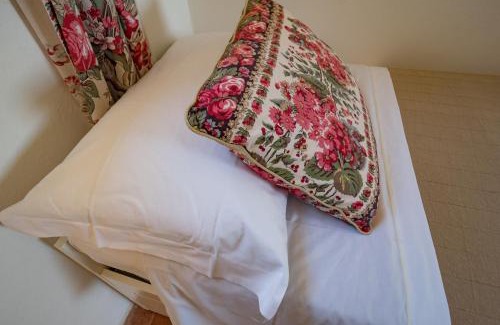 Vernazza Apartment | Refilea Sea View Tower Villa