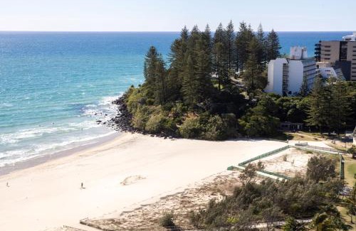 Coolangatta Apartment | Reflection 1903