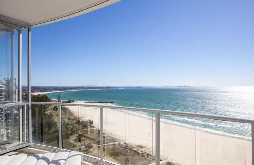 Coolangatta Apartment | Reflection 1903