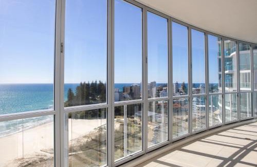 Coolangatta Apartment | Reflection 1903
