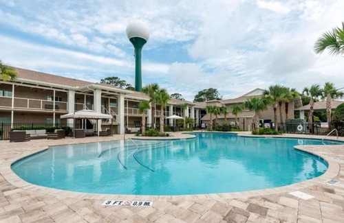 Jekyll Island House | Refresh in a Spacious Room Near Jekyll Island Marina | w/Onsite Outdoor Pool!