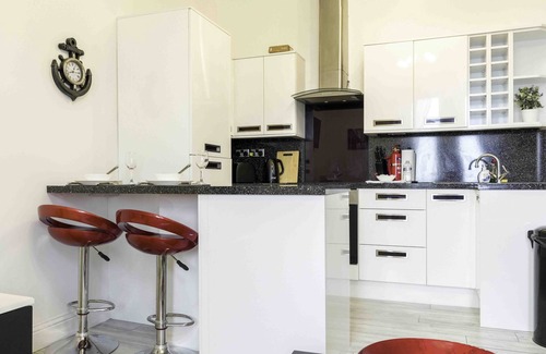 Newton Apartment | Refreshing Modern Apartment in Linlithgow