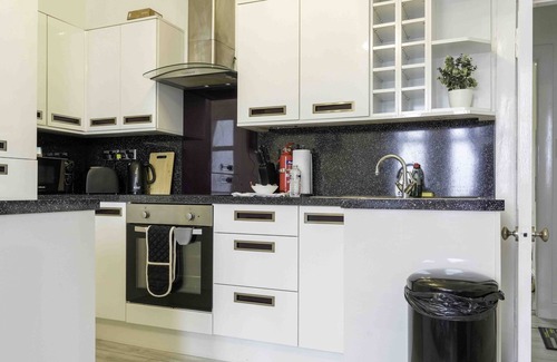 Newton Apartment | Refreshing Modern Apartment in Linlithgow