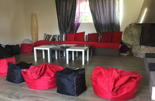 Croix-Moligneaux House | Refuge, Domaine Les Racines