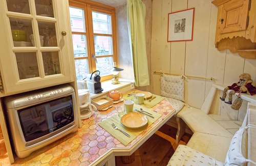 Riquewihr Apartment | Refuge of the Imp*, Romantic Studio for 2 in the rampart of Riquewihr