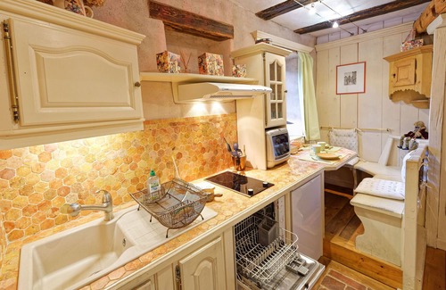 Riquewihr Apartment | Refuge of the Imp*, Romantic Studio for 2 in the rampart of Riquewihr