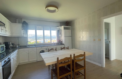 Puebla del Caraminal Condo | Refurbished house 7 minutes walk from the beach, overlooking the Ria de Arousa.