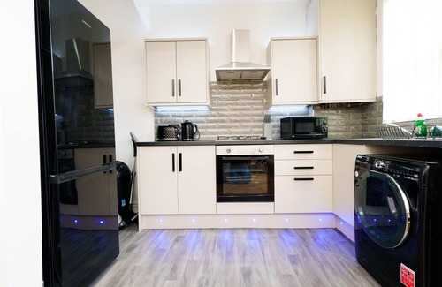 Leeds House | Refurbished 3-bed house in superb location, Leeds