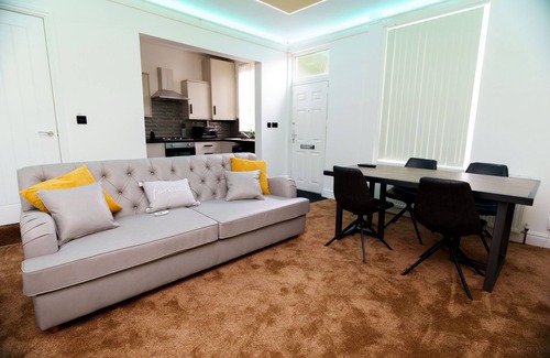 Leeds House | Refurbished 3-bed house in superb location, Leeds