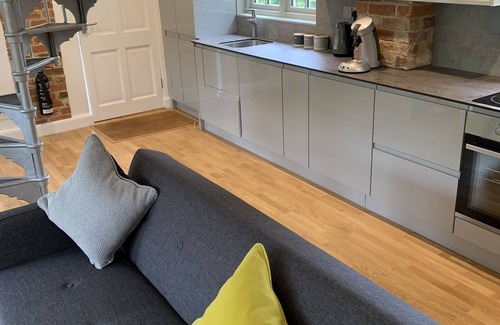 Waddesdon Cottage | Refurbished Coach House in rural setting.