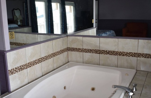 Hampton Hotel | Regal Inn