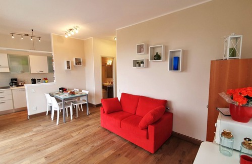 Lazise Ski Chalet | Regarda - "Casa Diamante" in Lazise with private garden