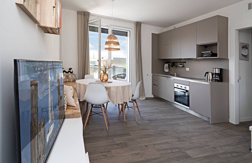 Montioni Apartment | Regarda - "Zoe" appartment with pool and large lake-view terrace