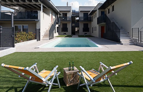 Montioni Apartment | Regarda - "Zoe" appartment with pool and large lake-view terrace