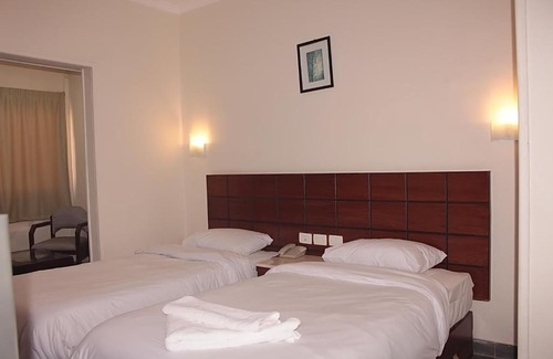 Al Duqqi Hotel | Regency Hotel