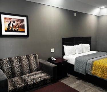 US 290 Hotel | Regency Inn