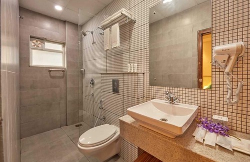 Stage 1 Hotel | Regenta Inn Indiranagar