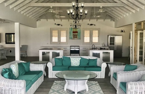 Freemans Bay Villa | Reggae Villa Galleon Beach 2min walk