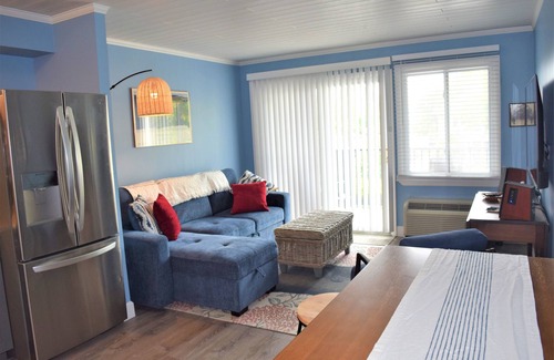 The Pines Condo | Rehoboth Beach Condo Sleeps 4 w/Parking Renovated