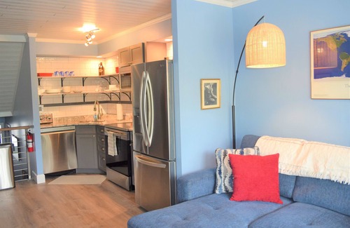 The Pines Condo | Rehoboth Beach Condo Sleeps 4 w/Parking Renovated