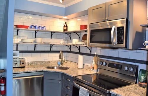 The Pines Condo | Rehoboth Beach Condo Sleeps 4 w/Parking Renovated