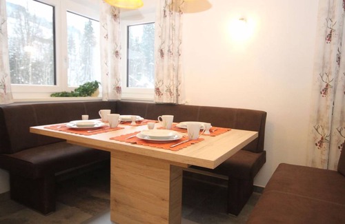 Grundau Apartment | Reiserer 2