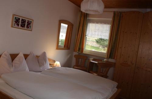 San Genesio Atesino Hotel | Reiterhof Edelweiss