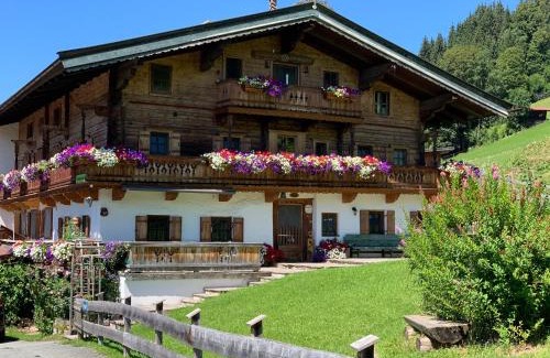 Kitzbuehel Apartment | Reitstall Henntalhof