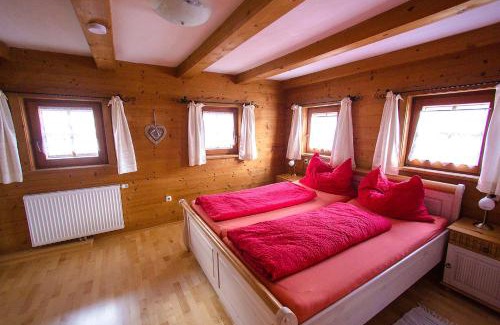 Kitzbuehel Apartment | Reitstall Henntalhof