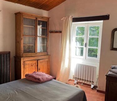 Monoblet House | Relai de randonnées pédestres, cévenoles, bassin en eau de source, randonnées d'ânes abreuvoir et enclos