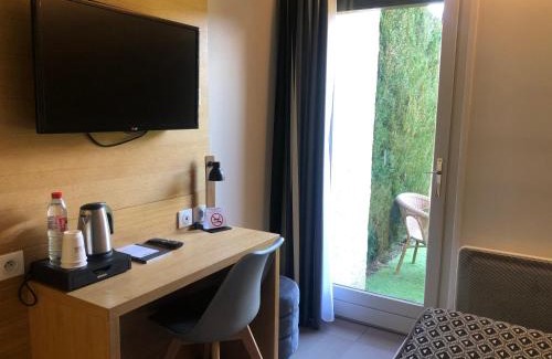 Charlieu Hotel | Relais De L'abbaye