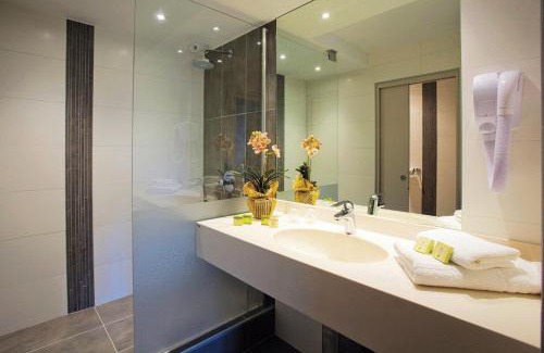 Charlieu Hotel | Relais De L'abbaye