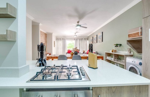 Ballito Apartment | Relax and recharge in modern comfort in Ballito