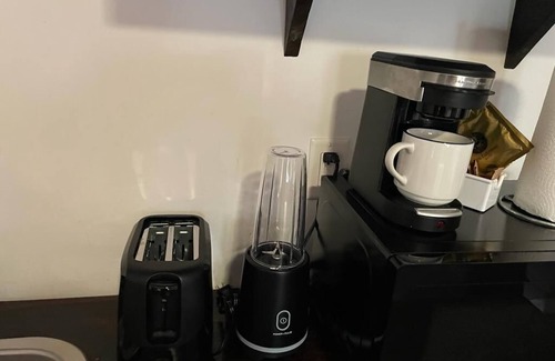 Northeast Miami Hotel | Relax and Unwind 5 mins from South Beach - 2Z