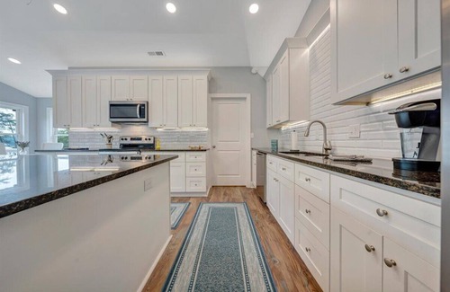 Goodview House | Relax at Dock Holiday on Smith Mountain Lake