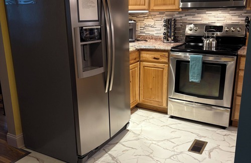 Burnsville House | Relax at the Stargazer, clean & serene!