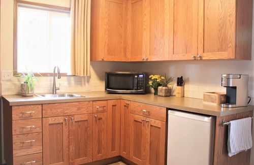 Eugene Apartment | Relax & Enjoy Private Studio w/Courtyard