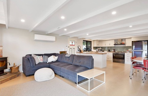 Goughs Bay House | Relax – Goughs Bay – Sleeps 8